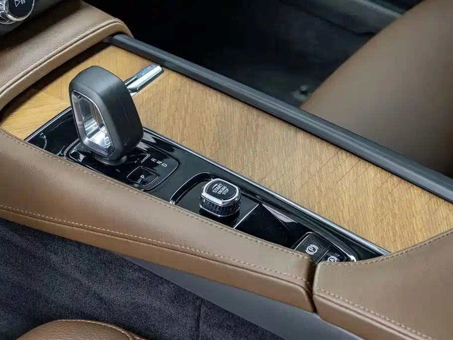 VOLVO S90 2022