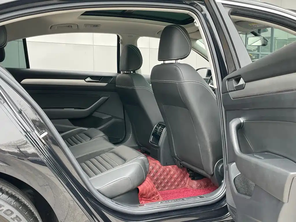 VOLKSWAGEN MAGOTAN 2020