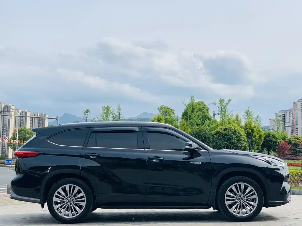 TOYOTA HIGHLANDER 2022