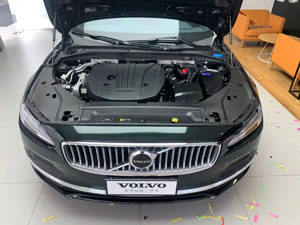 VOLVO S90 2023