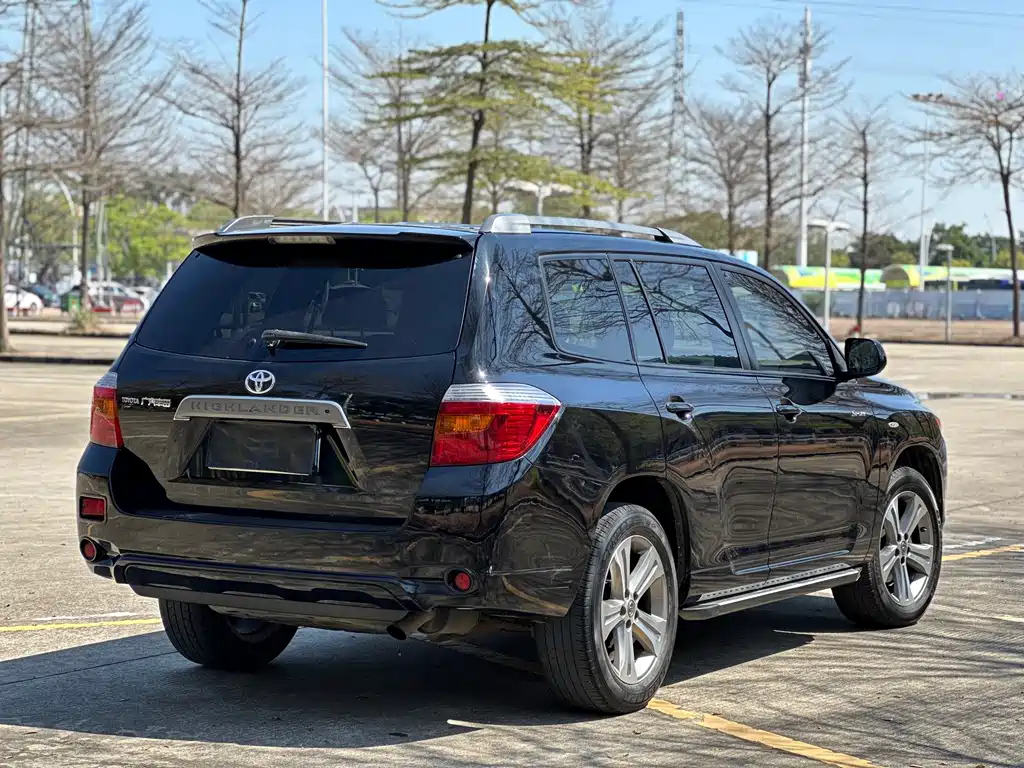 TOYOTA HIGHLANDER 2011