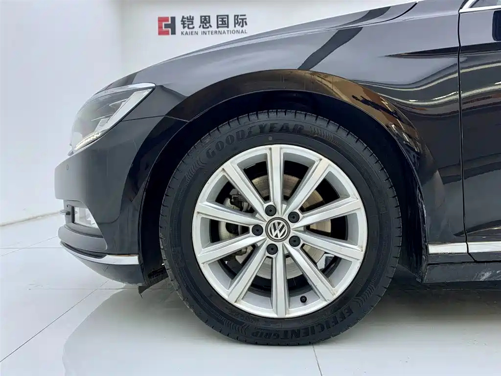 VOLKSWAGEN MAGOTAN 2020