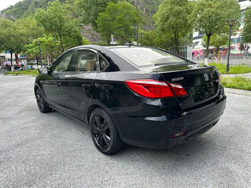 CHANGAN EADO 2015