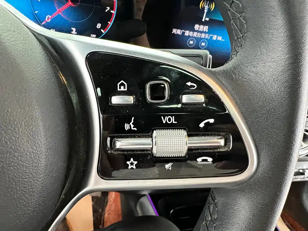 MERCEDES BENZ GLB 2023