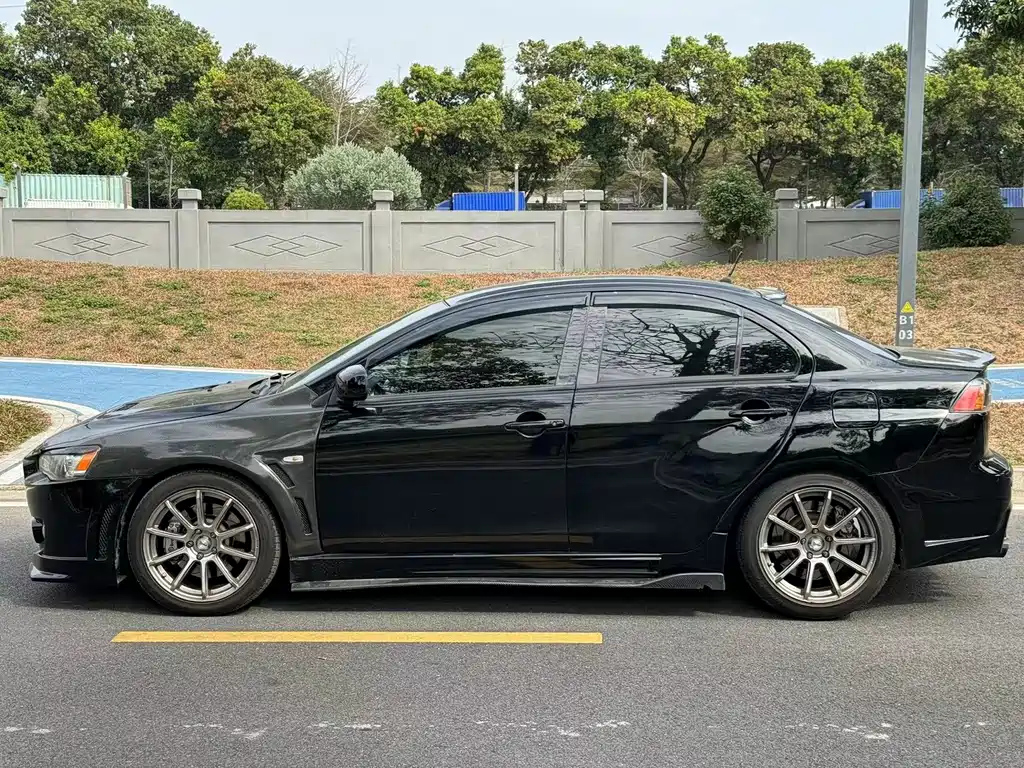 MITSUBISHI LANCER EX 2013