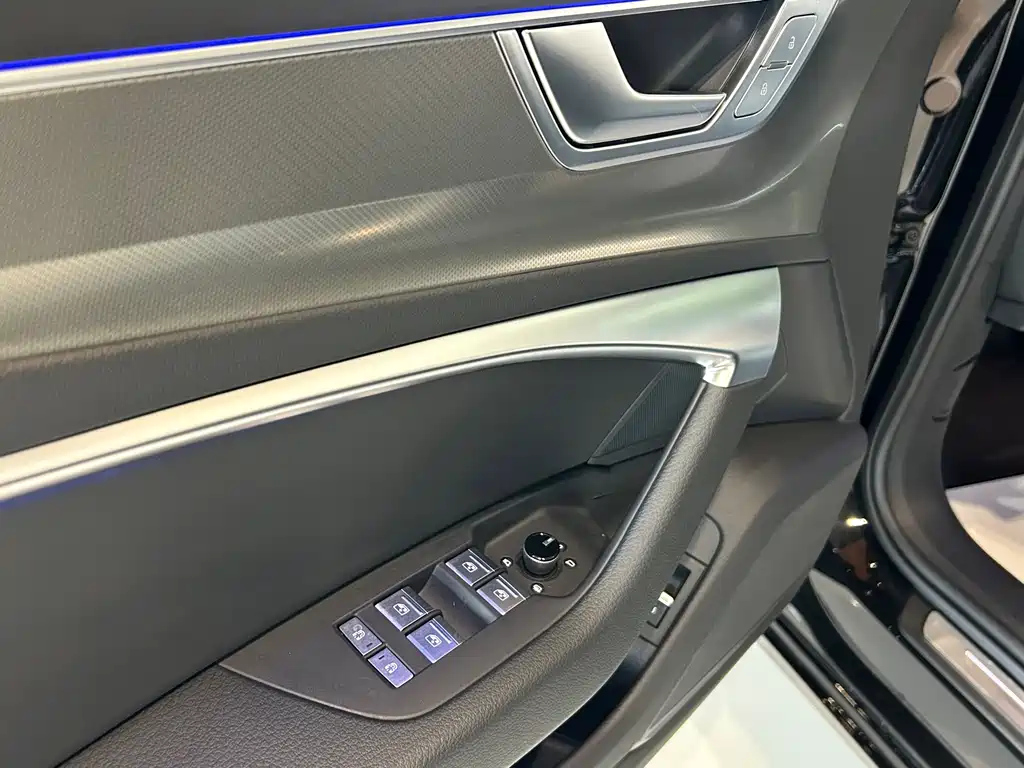AUDI A6L 2023