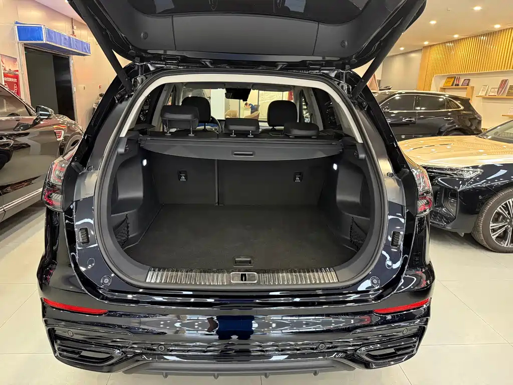 HONGQI HS5 2025