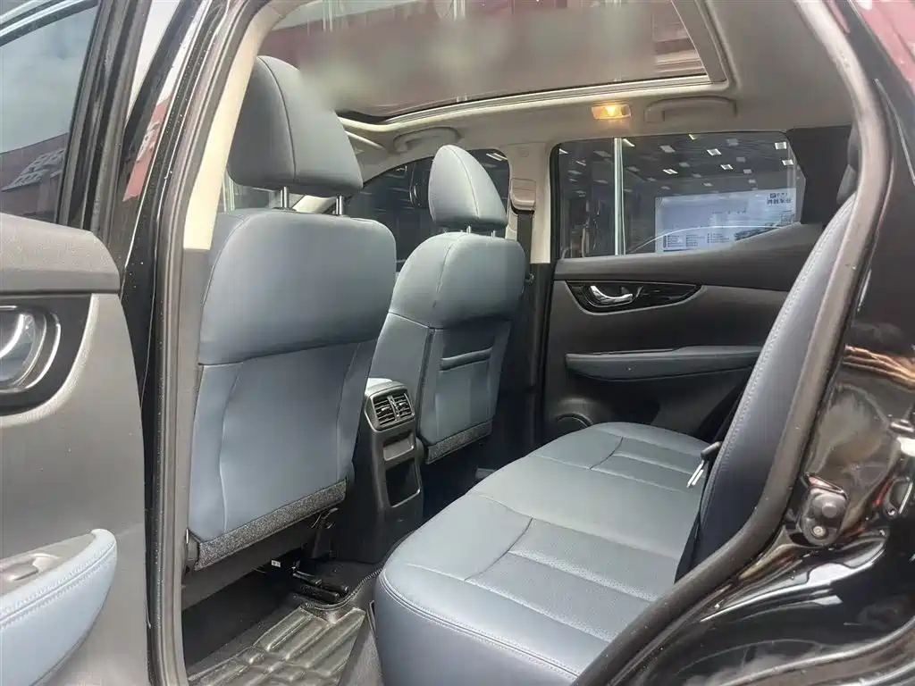 NISSAN QASHQAI 2025