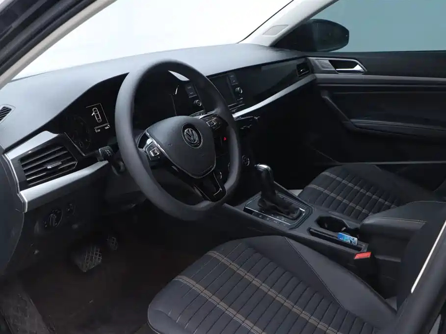 VOLKSWAGEN LAVIDA 2020
