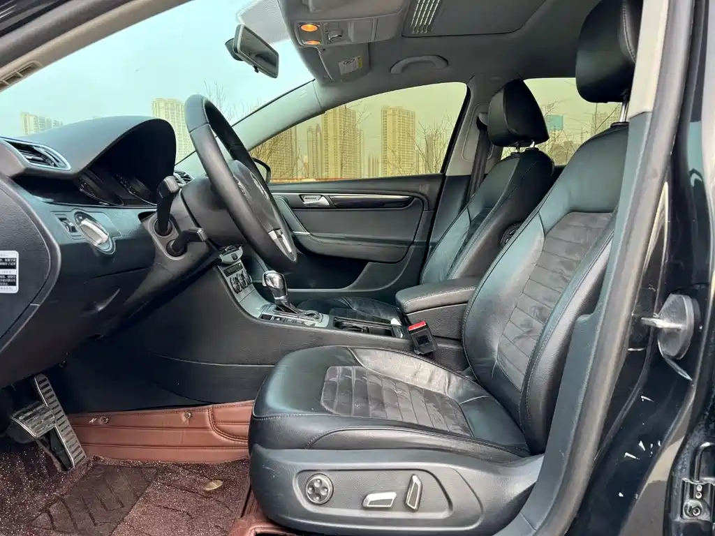VOLKSWAGEN MAGOTAN 2015