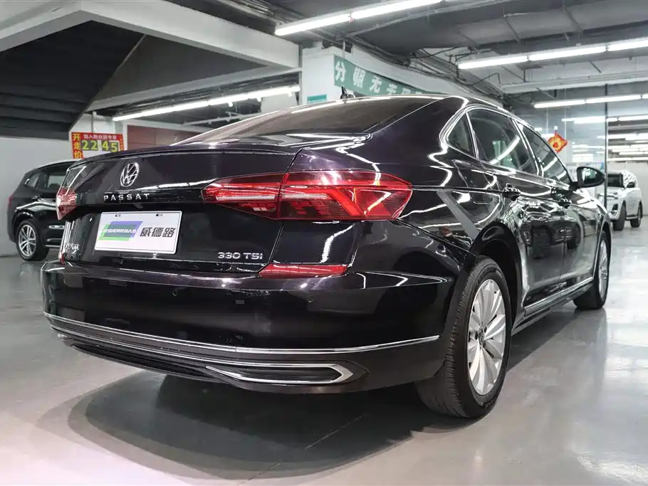 VOLKSWAGEN PASSAT 2021
