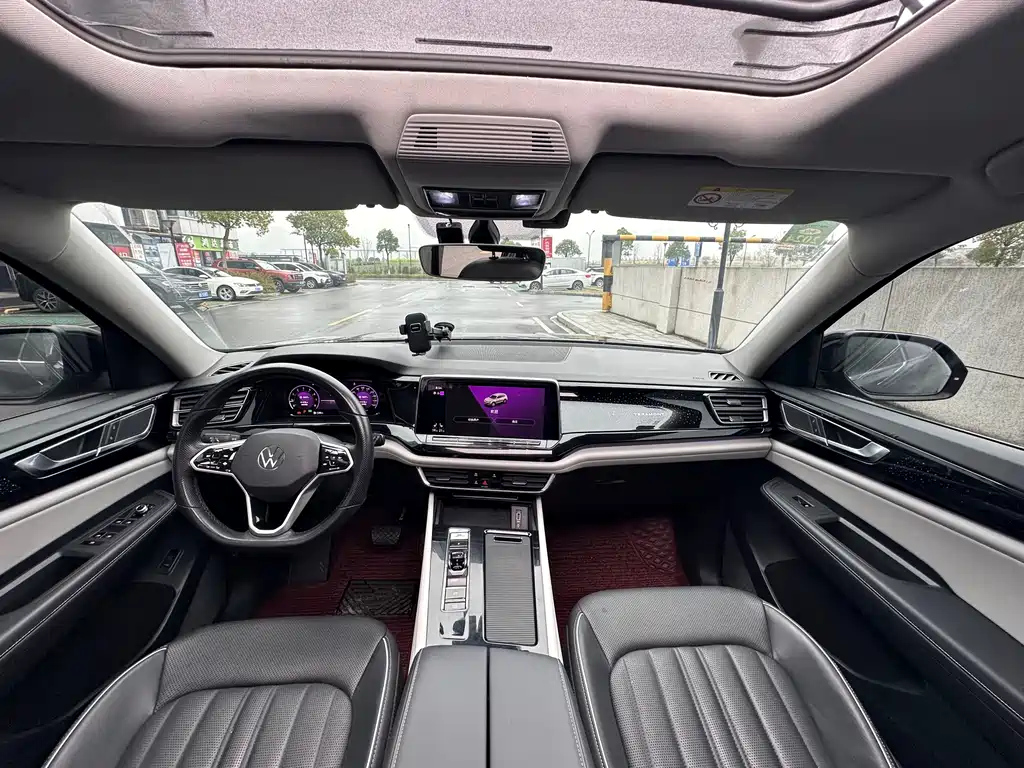 VOLKSWAGEN TOURAN 2022