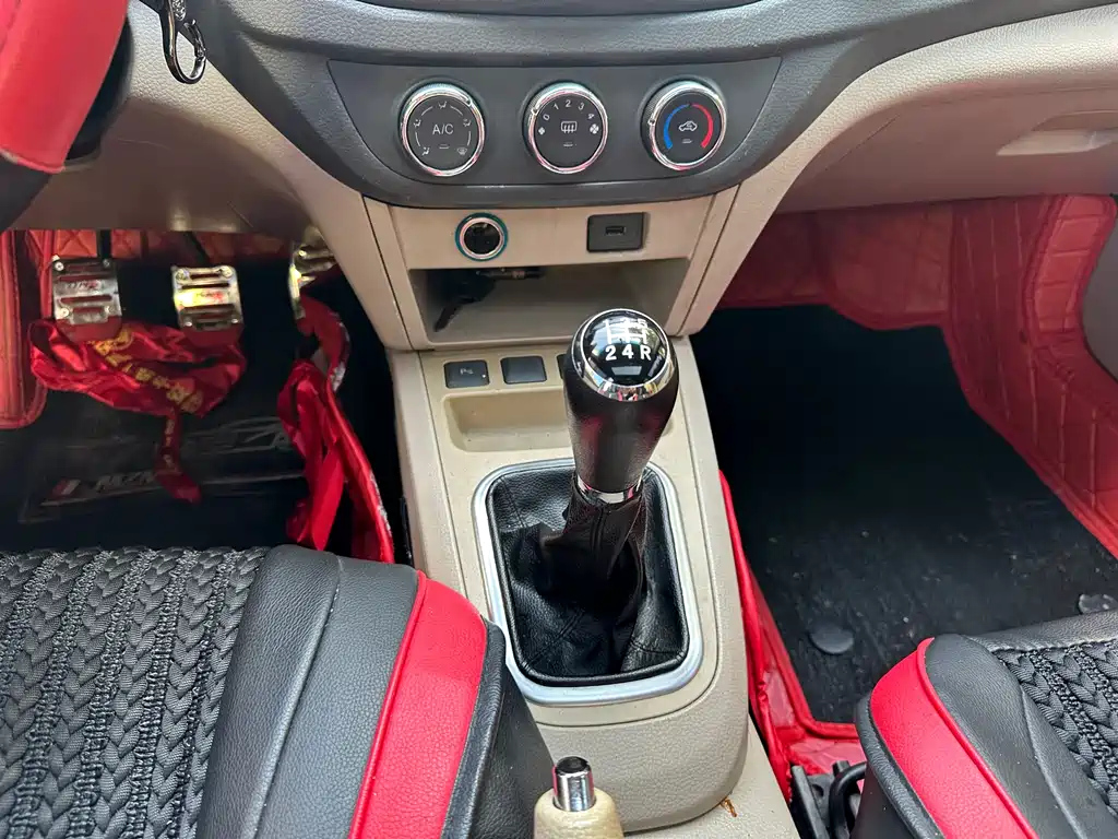 CHERY E5 2012