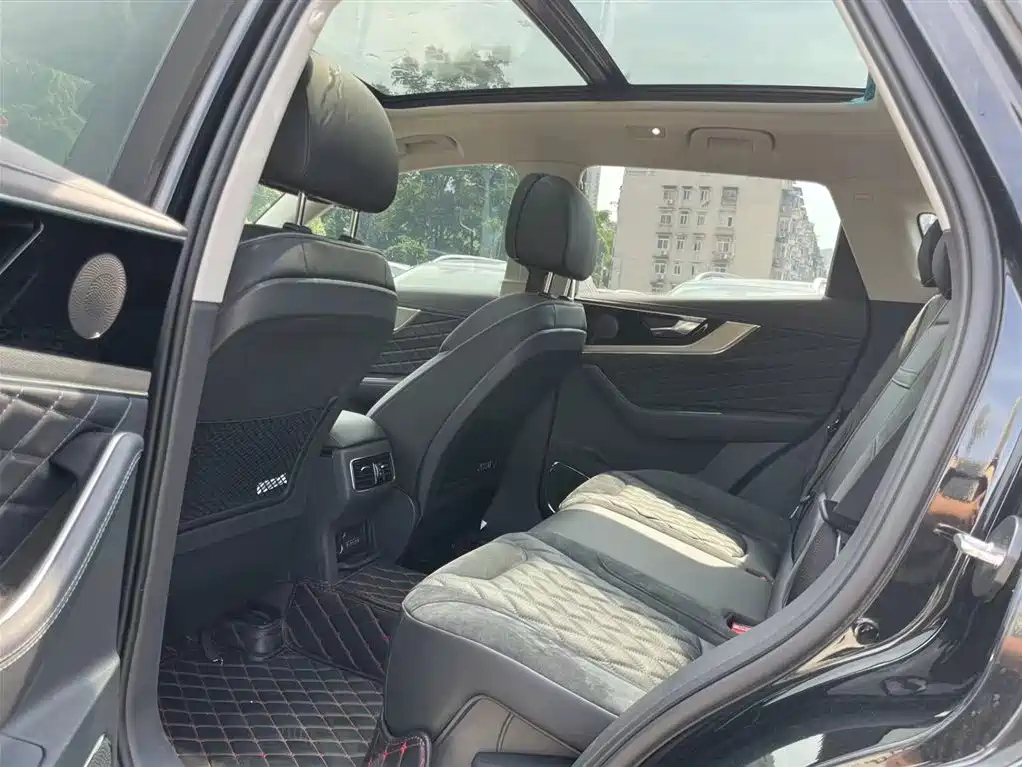 HONGQI HS5 2022