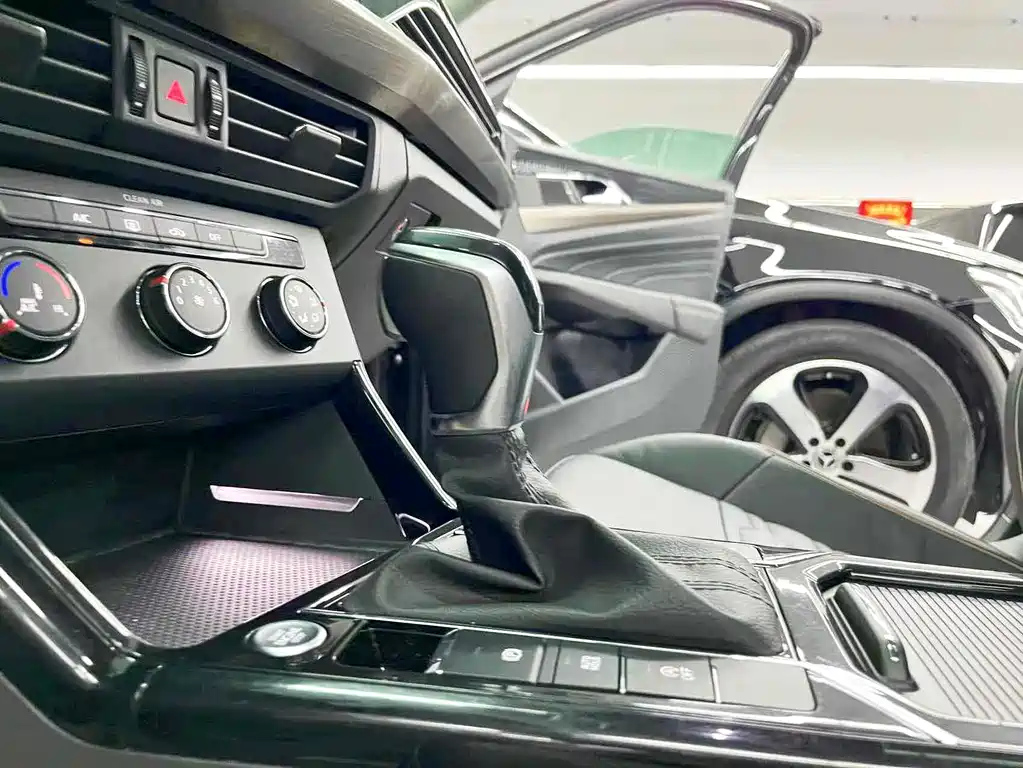 VOLKSWAGEN PASSAT 2021