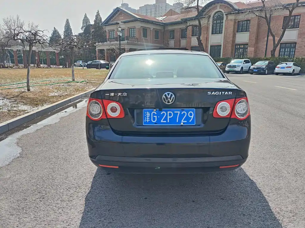 VOLKSWAGEN SAGITAR 2009