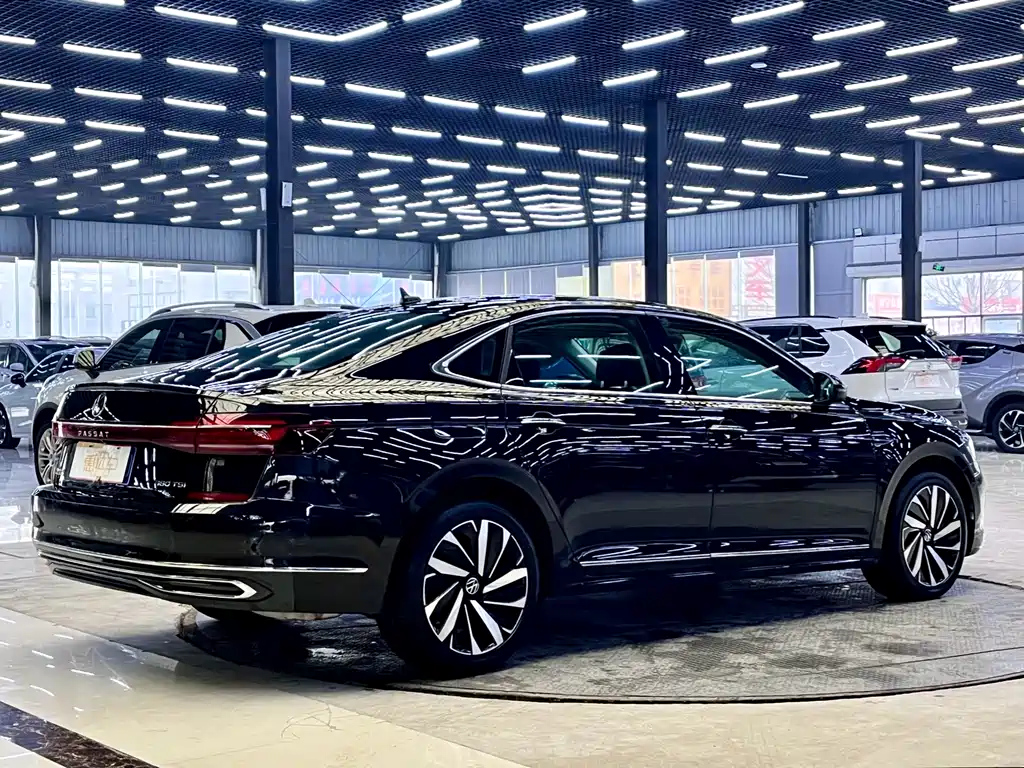 VOLKSWAGEN PASSAT 2022