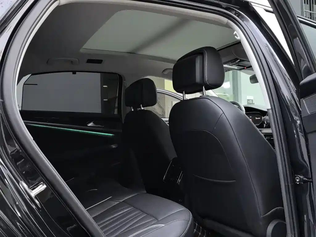 VOLKSWAGEN PASSAT 2022