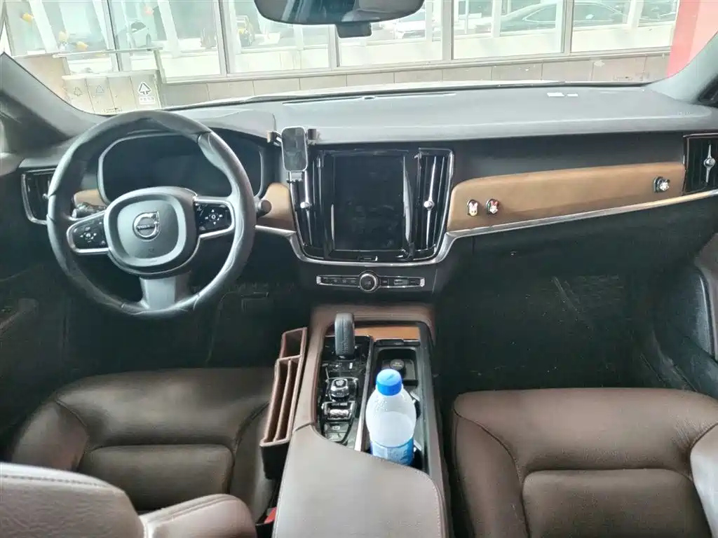 VOLVO S90 2020
