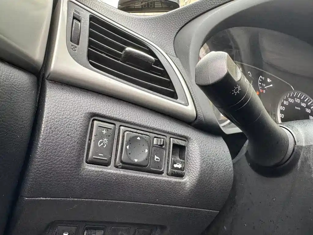 NISSAN SYLPHY 2019
