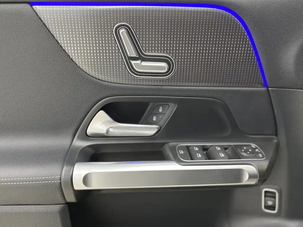 MERCEDES BENZ GLB 2021