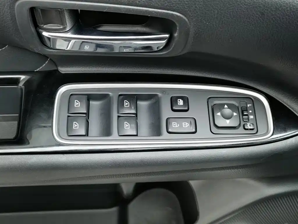 MITSUBISHI OUTLANDER 2022