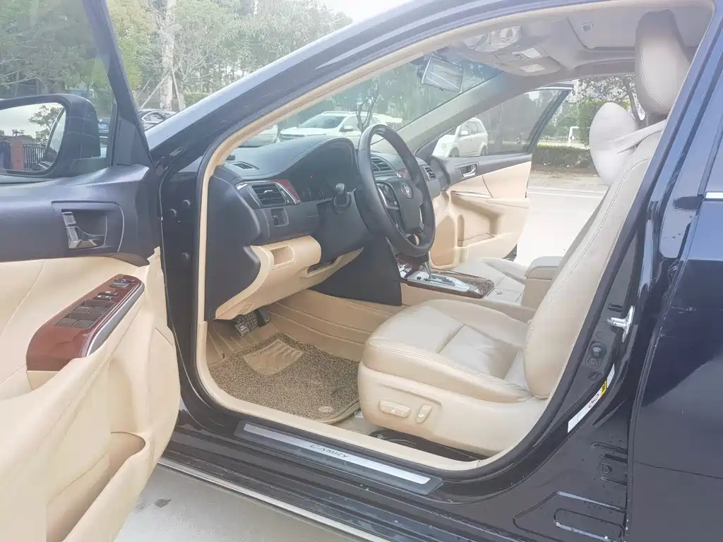 TOYOTA CAMRY 2014
