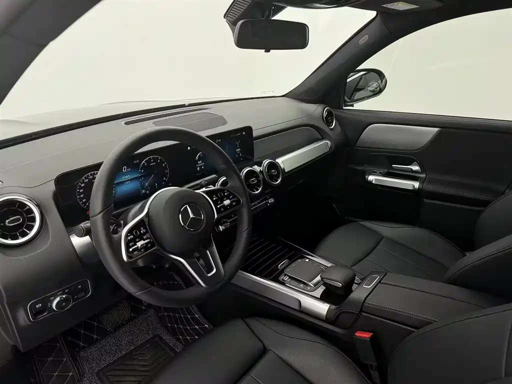 MERCEDES BENZ GLB 2023