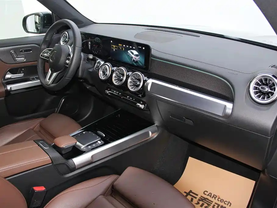 MERCEDES BENZ GLB 2021