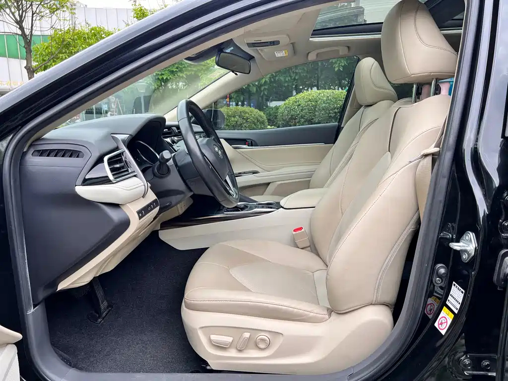 TOYOTA CAMRY 2018
