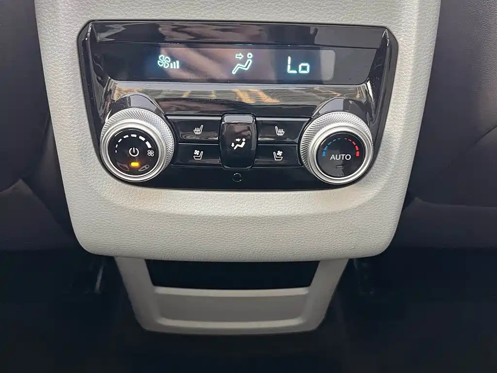 FORD EQUATOR 2023