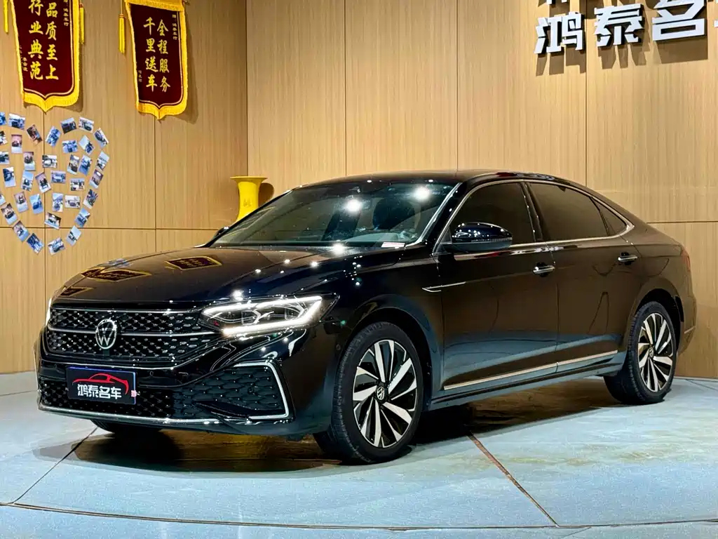 VOLKSWAGEN PASSAT 2022