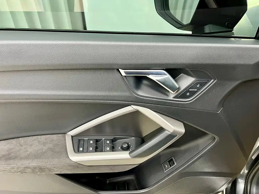 AUDI Q3 2021
