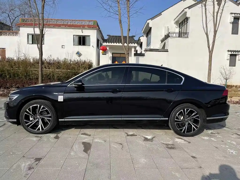 VOLKSWAGEN MAGOTAN 2021