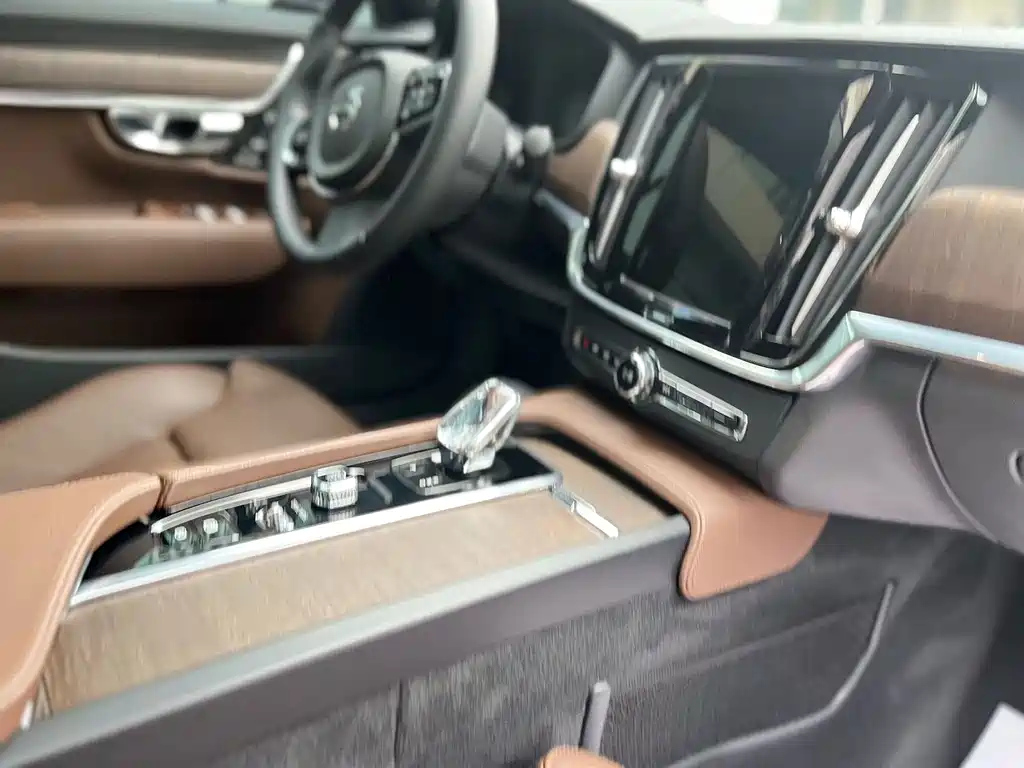 VOLVO S90 2021