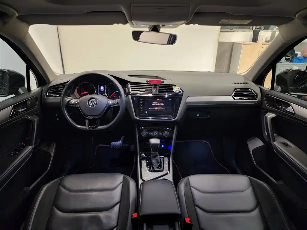 VOLKSWAGEN TIGUAN L 2020