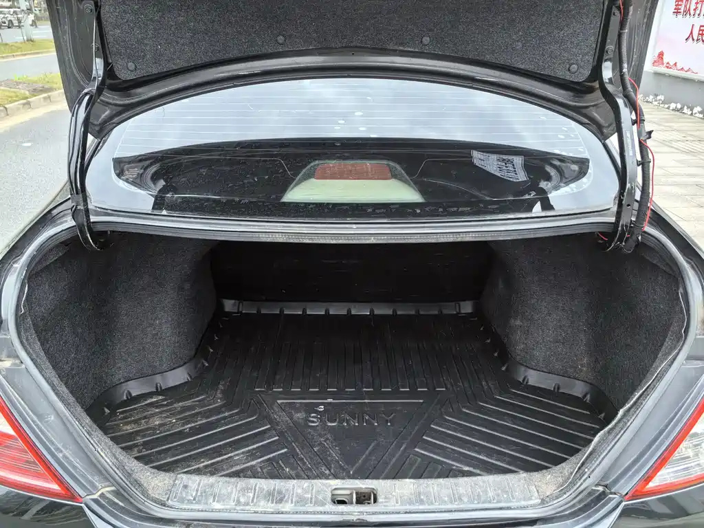 NISSAN SUNNY 2017