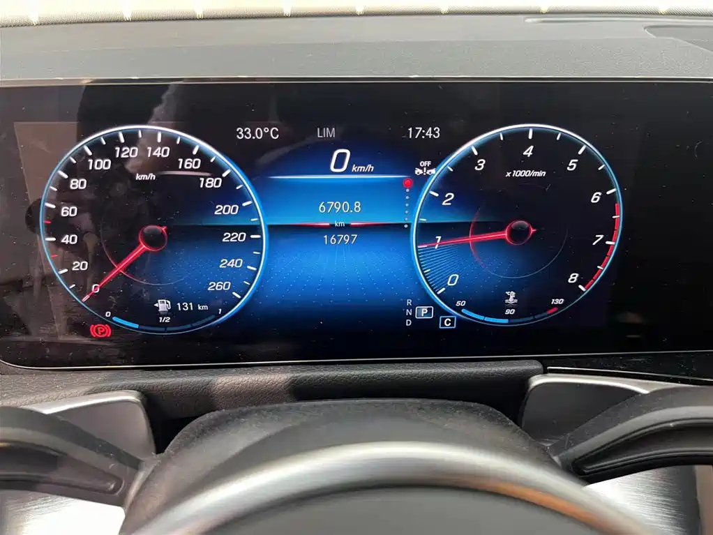 MERCEDES BENZ GLB 2023
