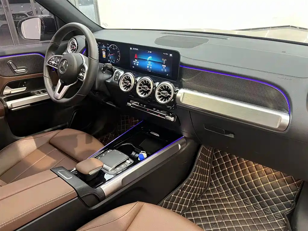 MERCEDES BENZ GLB 2023