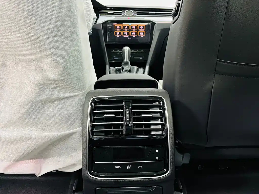 VOLKSWAGEN MAGOTAN 2024
