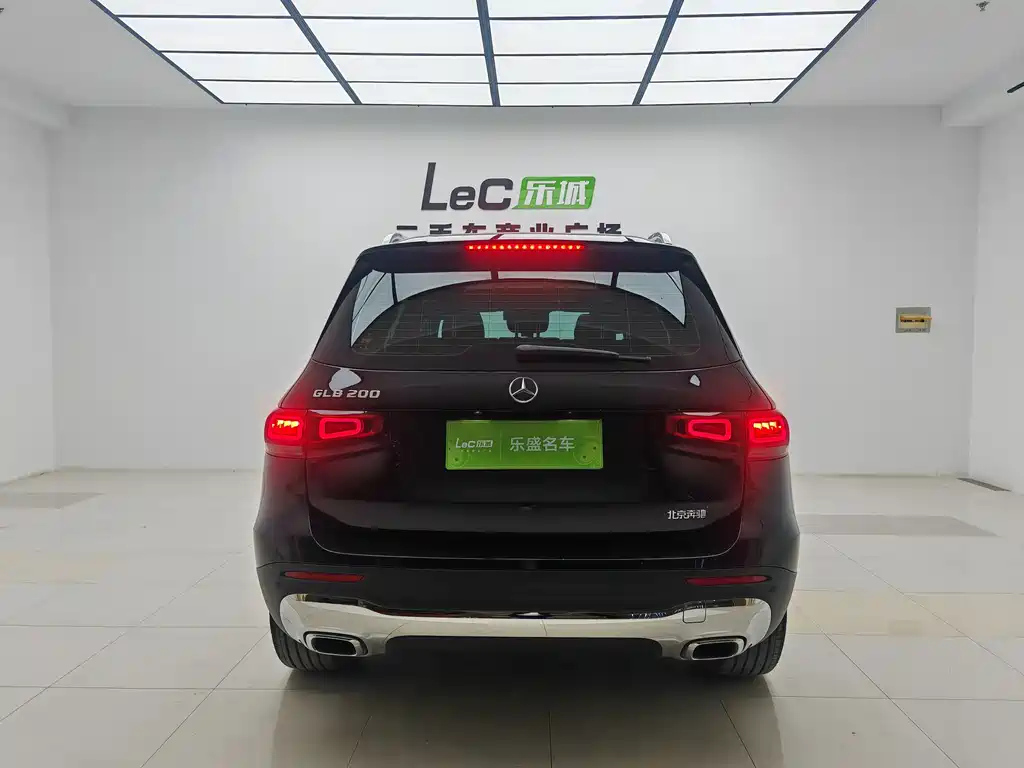 MERCEDES BENZ GLB 2023