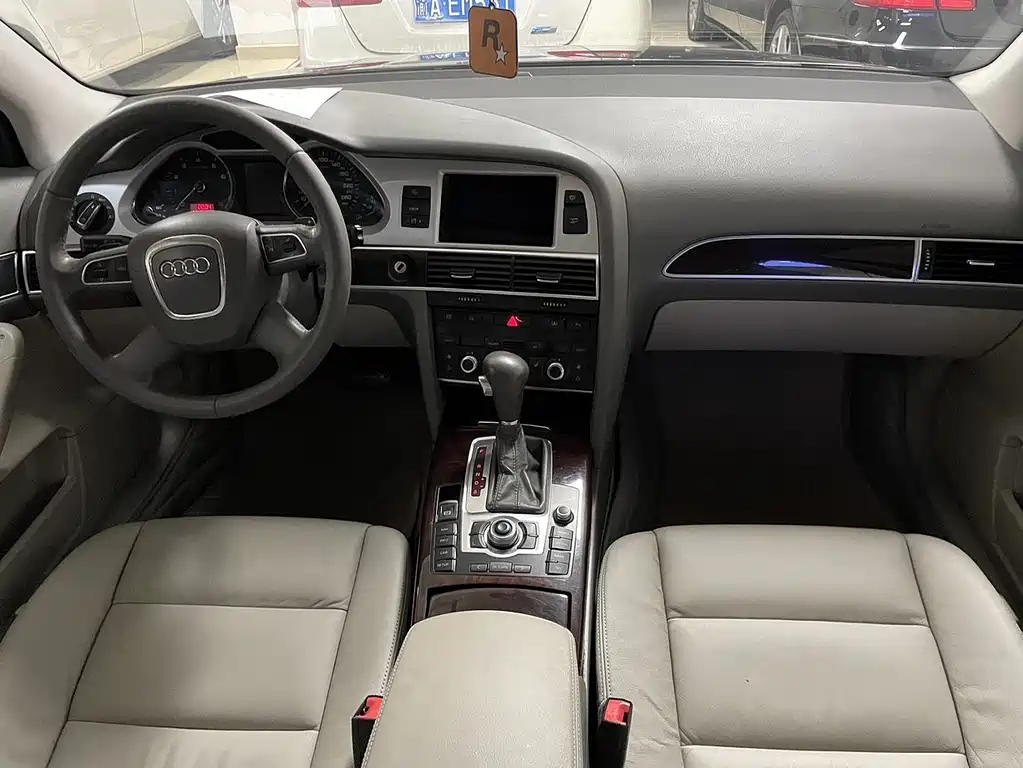 AUDI A6L 2010