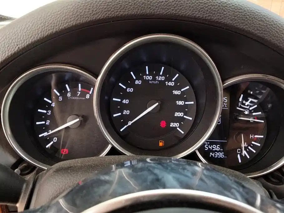 ZOTYE SR9 2016