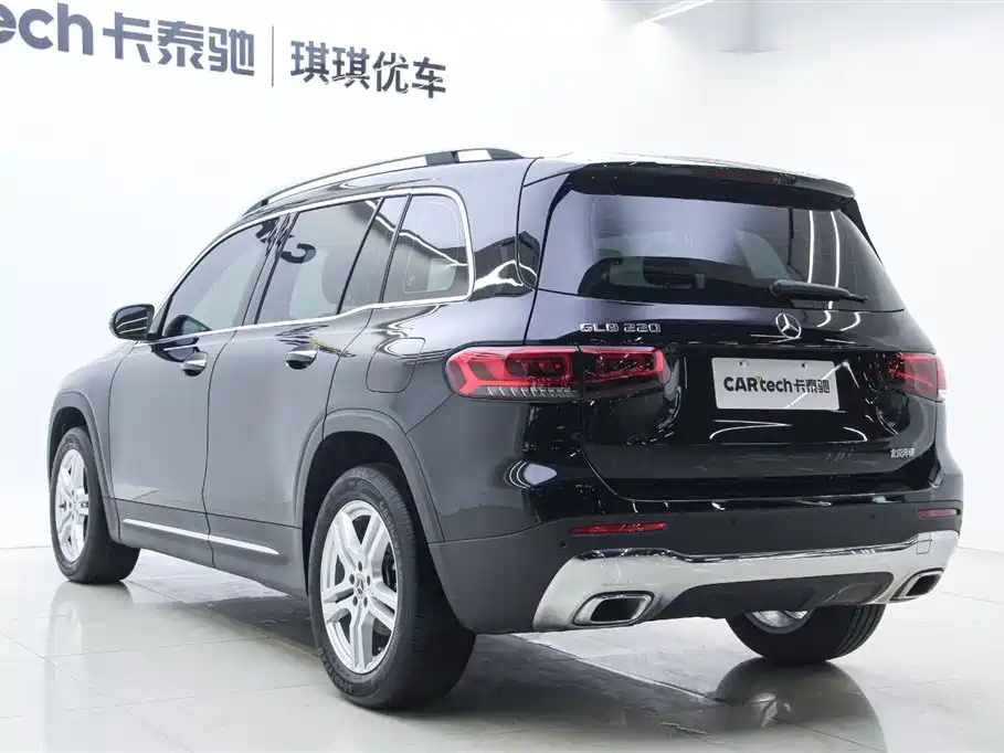 MERCEDES BENZ GLB 2023