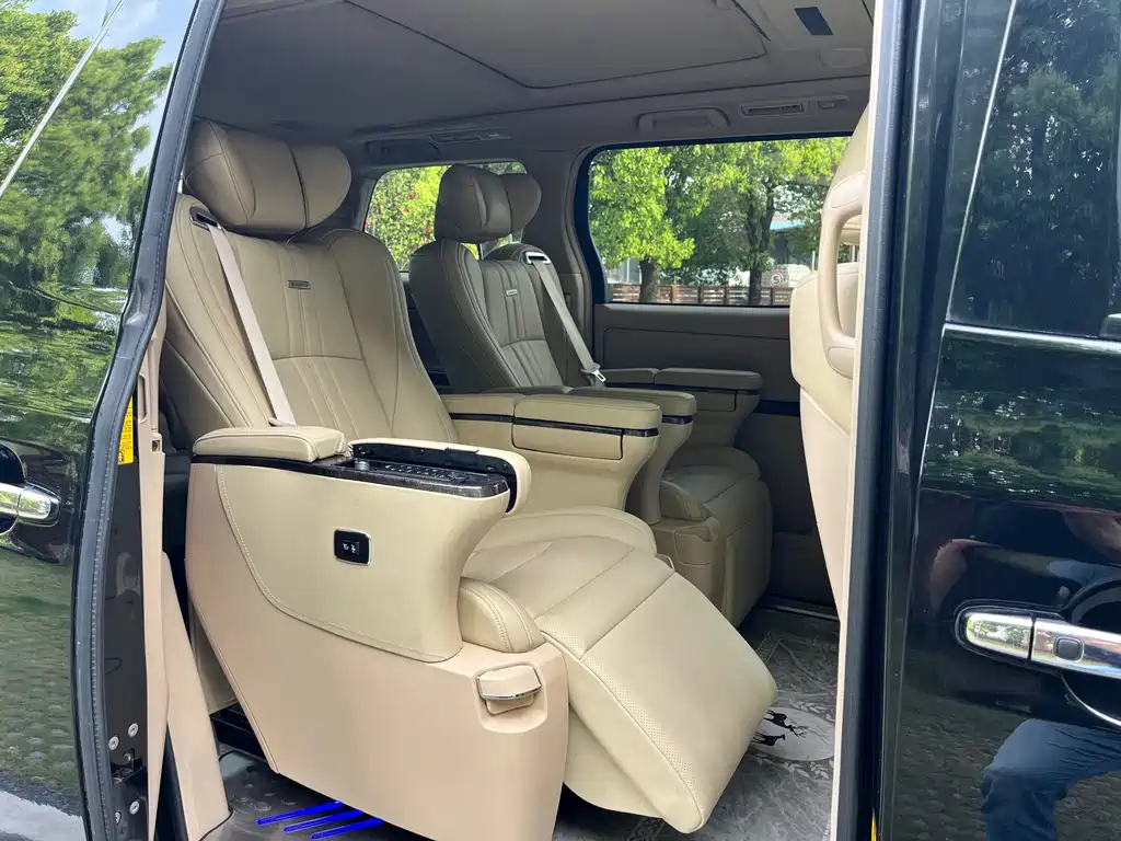 TOYOTA ALPHARD 2012