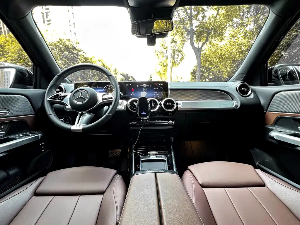MERCEDES BENZ GLB 2024