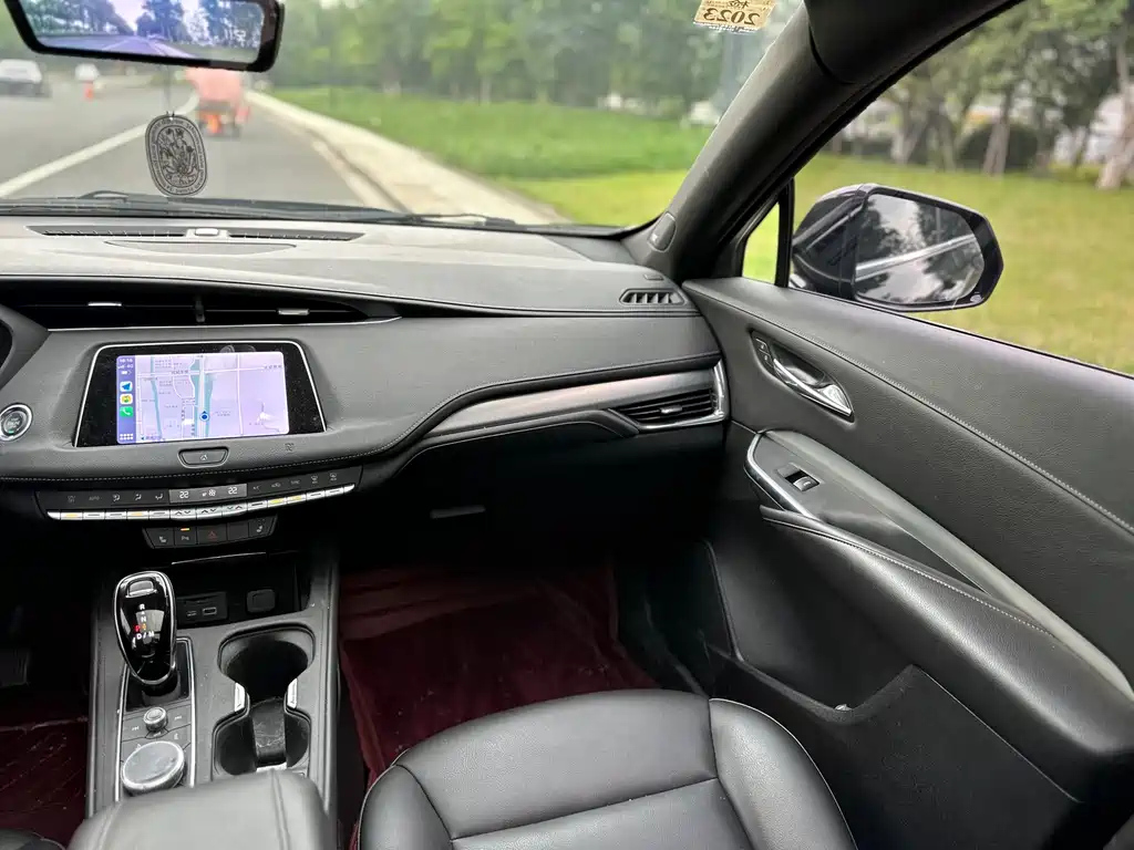 CADILLAC XT4 2021
