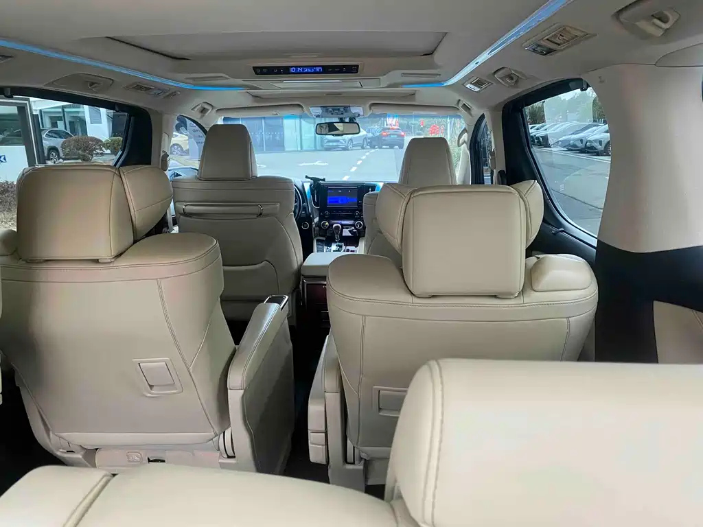 TOYOTA ALPHARD 2018