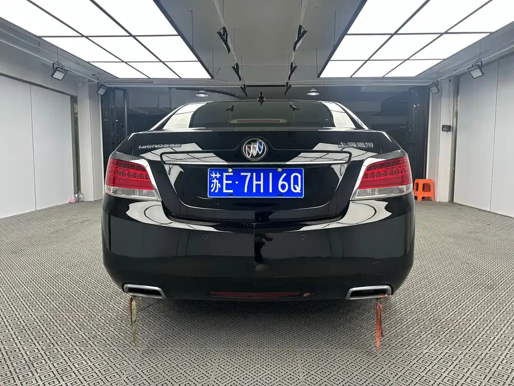 BUICK LACROSSE 2010