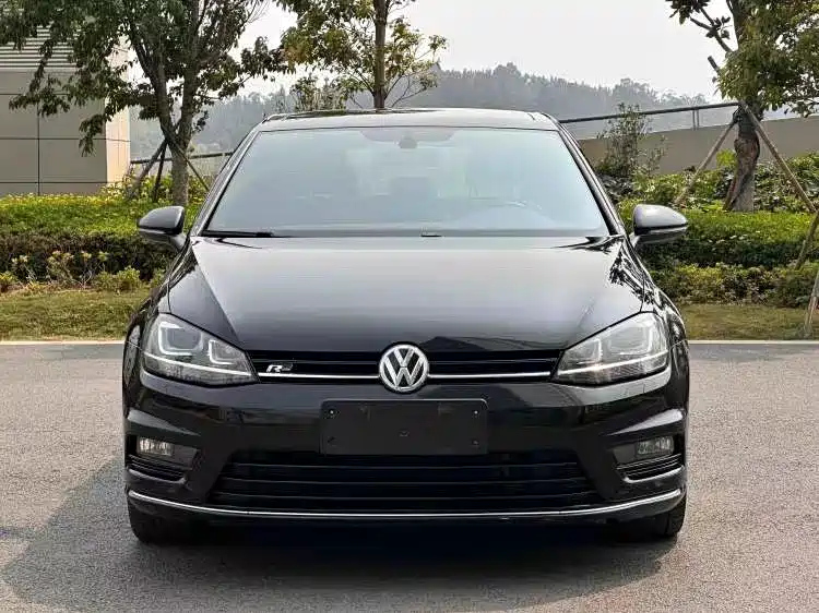 VOLKSWAGEN GOLF 2016
